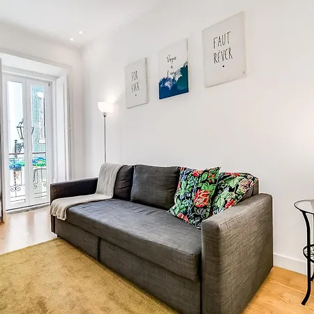 157 A - Charming Santos Wpatio * ליסבון