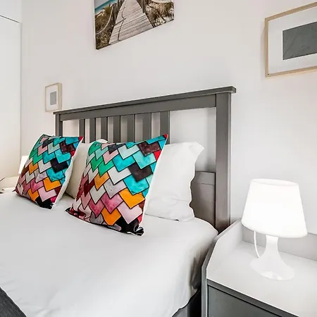 Charming Santos Wpatio