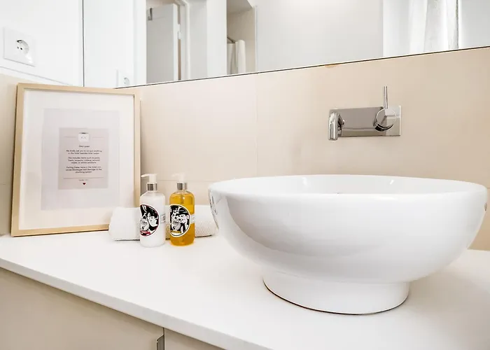 Charming Santos Wpatio