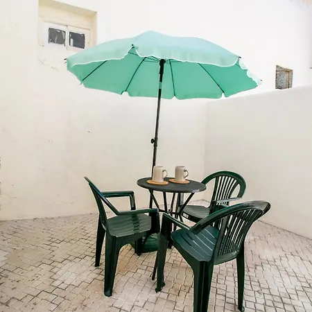 Charming Santos Wpatio * Lisbon