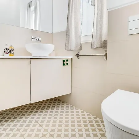 Charming Santos Wpatio Apartment